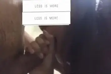 Mahasiswi Cantik Isap Batang Pria Di Kasur